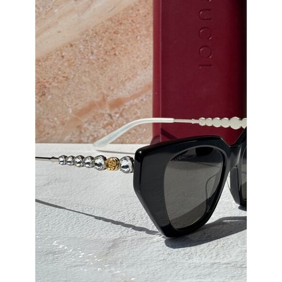 NEW Gucci GG0641S Black Crystal Cat Eye Sunglasses $695 main image 4